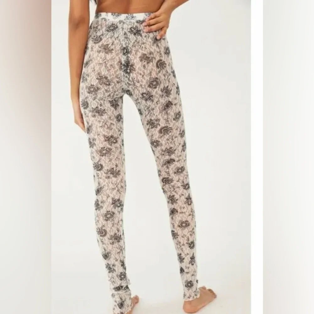 FREE PEOPLE Intimately Layered in Lace Leggings Chamoix‎ Combo new size XS new